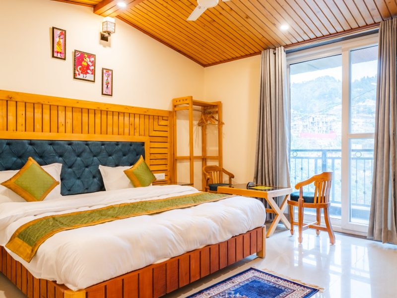 Premium Nest With Balcony View